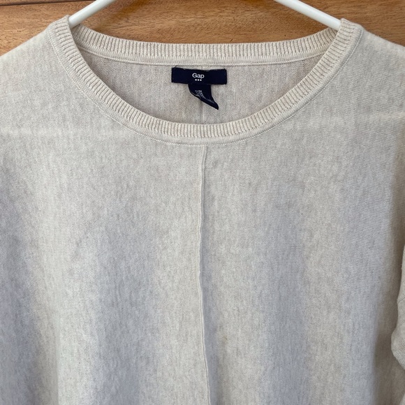 Gap Lightweight Sweater, Size Medium - Picture 1 of 9
